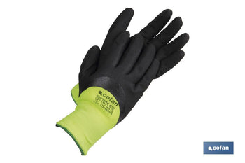 Guantes impregnados en nitrilo con espuma protectora contra el frío Cofan · Imagen de la familia Cofan