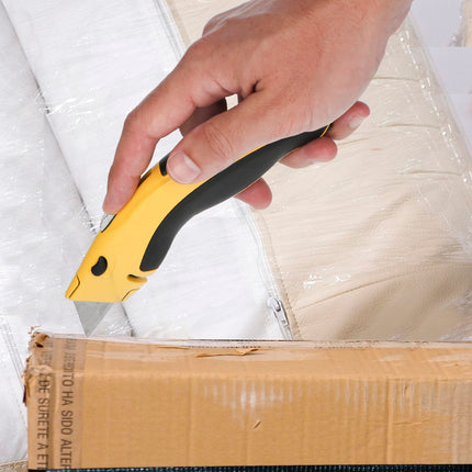 Canivete com lâmina retrátil de 20 mm. Lâmina de troca rápida. Corpo em alumínio. Cabo emborrachado. Uso profissional.