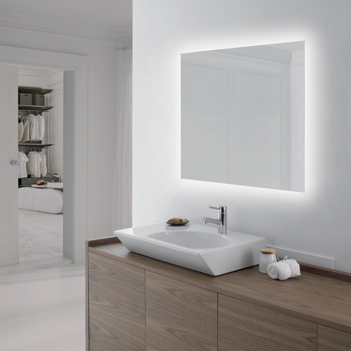 Emuca Espejo de baño Centaurus con iluminación LED decorativa, rectangular 600x800mm, AC 230V 50Hz, 14W, Aluminio y Cristal