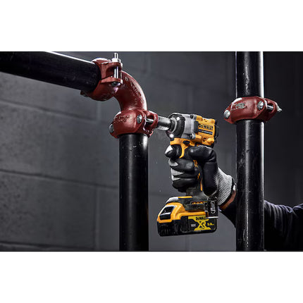 Llave de impacto XR 18V 1/2" DEWALT DCF921P2T-QW con 2 baterías 5,0Ah, cargador y maletín TSTAK