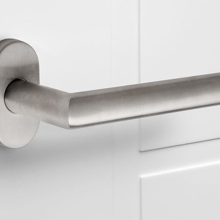 Set of 2 handles with oval rosette for interior doors, L-shaped, stainless steel, satin nickel