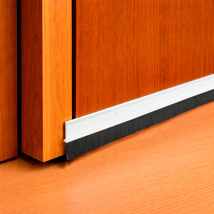 Burlete Puerta Metal Blanco Con Cepillo 1 Metro · Vista 4
