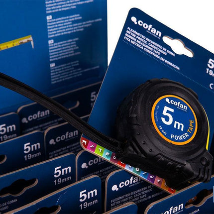 Expositor para flexómetros con protección de goma de Cofan · Foto del fabricante
