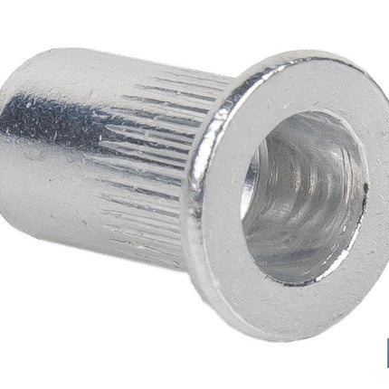 Tuercas remachables cilíndricas ranuradas con fondo abierto y cabeza ancha Cofan · Foto del fabricante