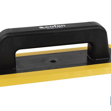 Fratás de goma rígida | Medidas: 250 x 110 mm | Mango fabricado en fibra de vidrio