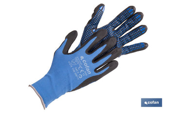 Guantes impregnados de nitrilo con puntos azules Cofan · Imagen de la familia Cofan